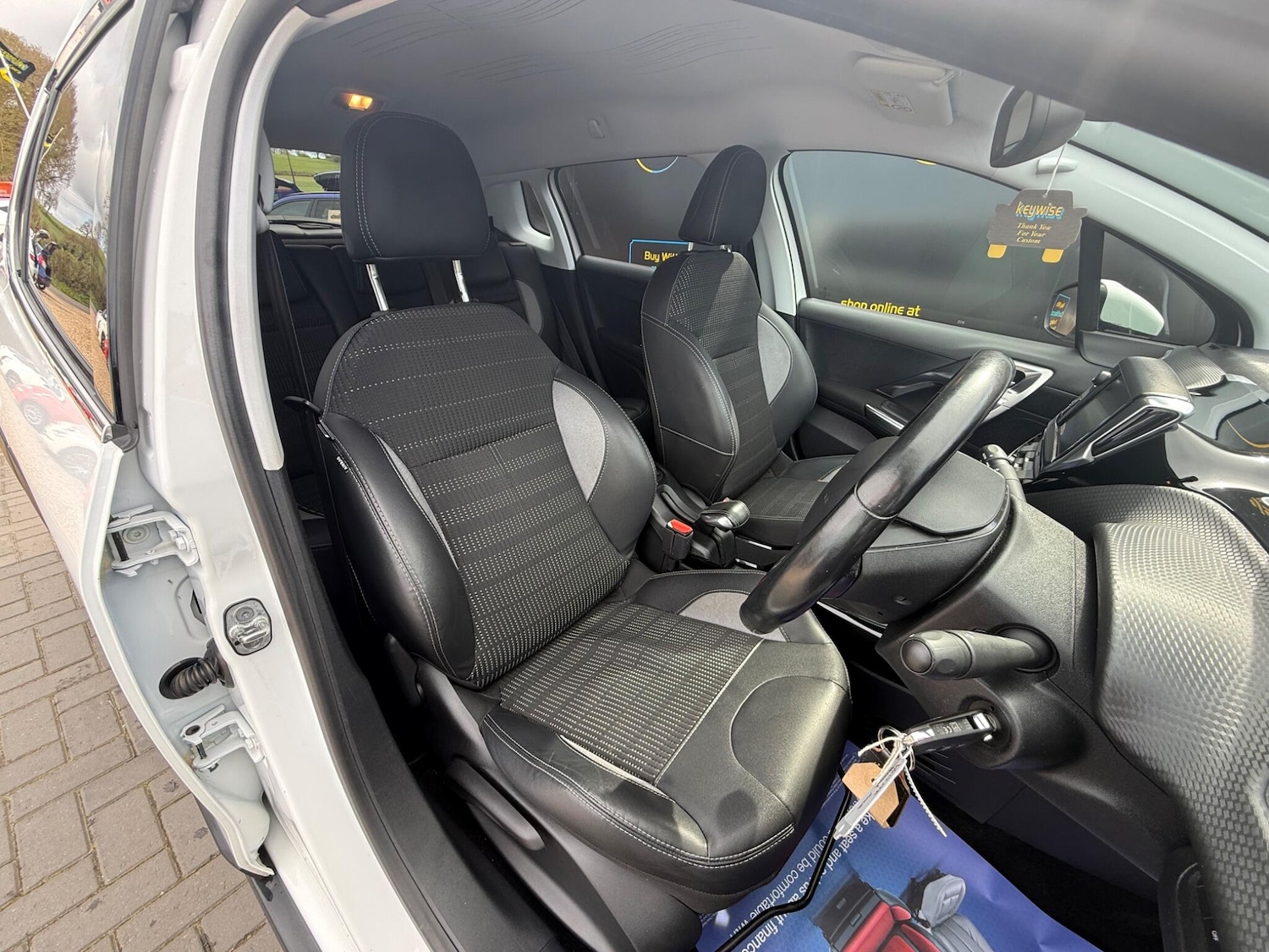 Used Peugeot 2008 2017 for sale - 78086487: Photo 15