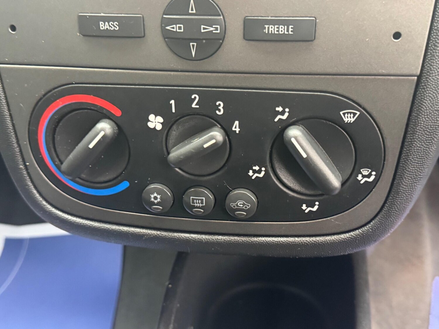 Used Vauxhall Corsa 2005 for sale - 77203500: Photo 31