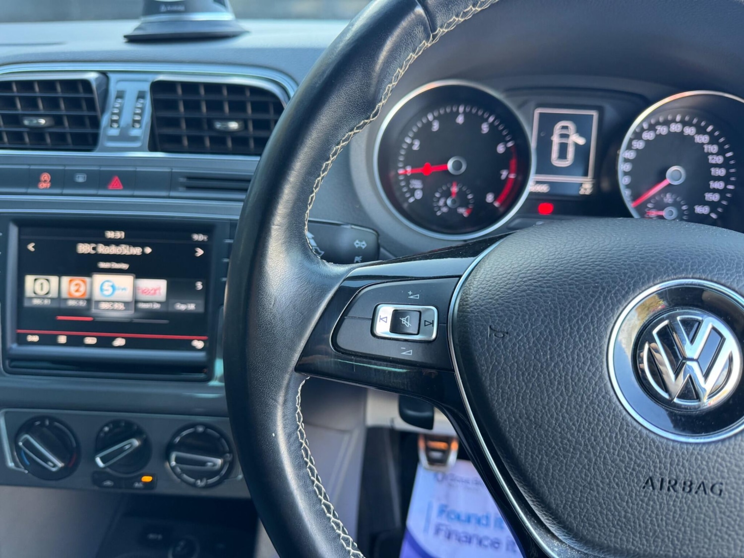 Used Volkswagen Polo 2015 for sale - 77358322: Photo 24