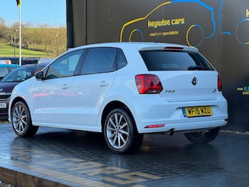 Used Volkswagen Polo 2015 for sale - 77358322: Photo