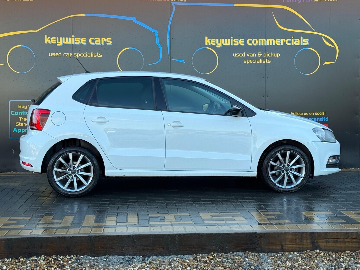 Used Volkswagen Polo 2015 for sale - 77358322: Photo 6