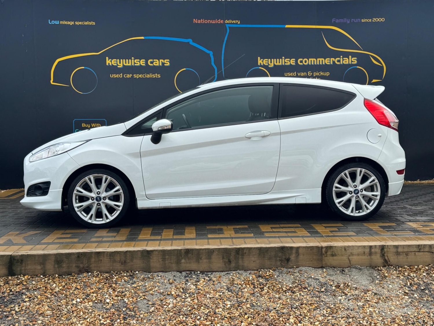 Used Ford Fiesta 2015 for sale - 77737112: Photo 2