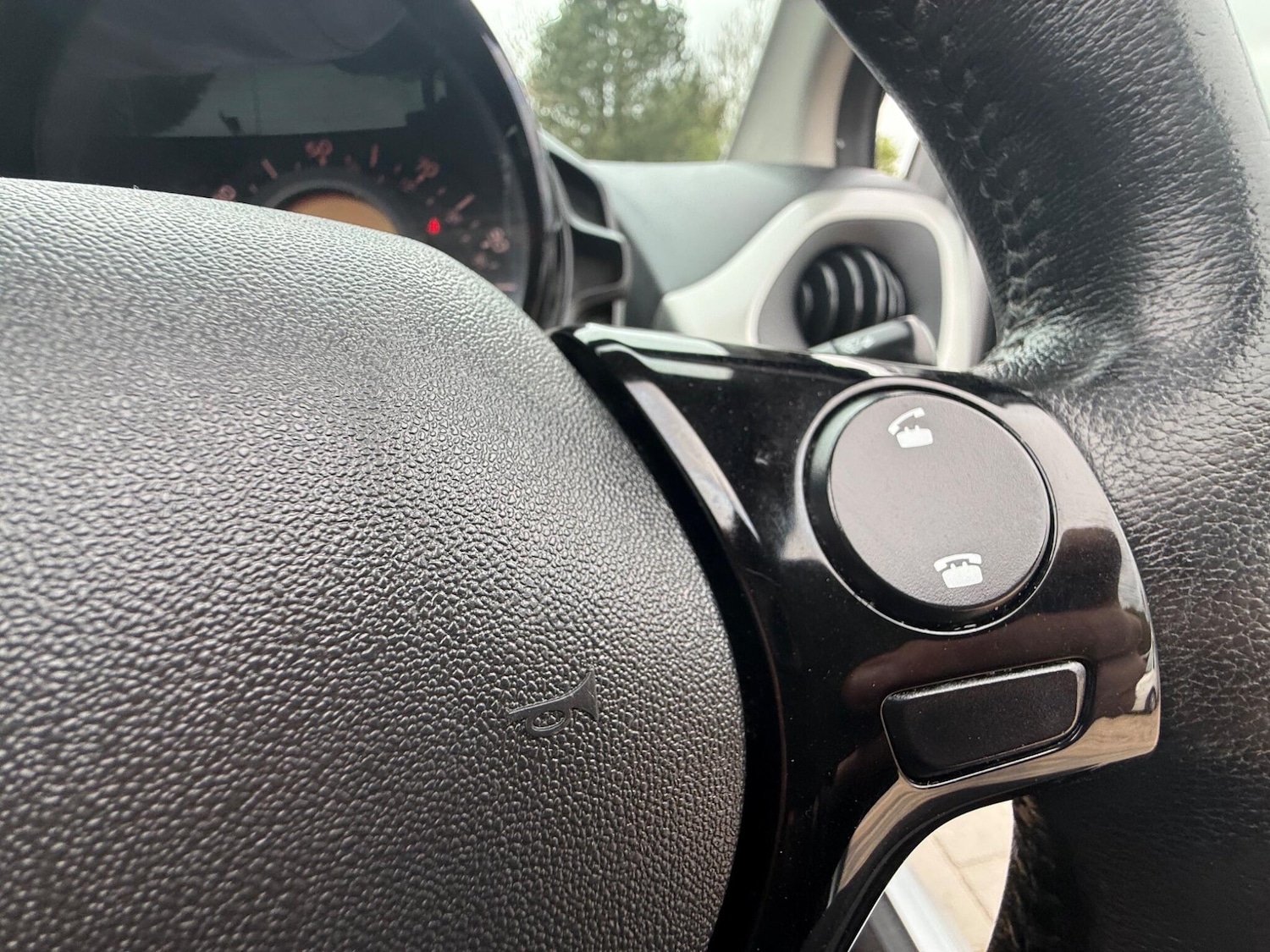 Used Peugeot 108 2016 for sale - 78203923: Photo 28