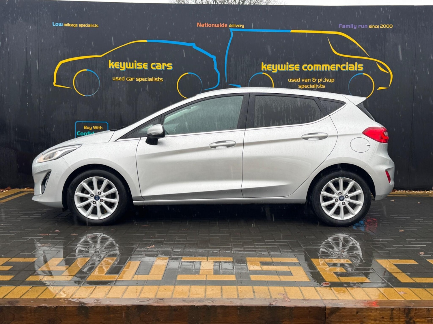 Used Ford Fiesta 2017 for sale - 76994868: Photo 2