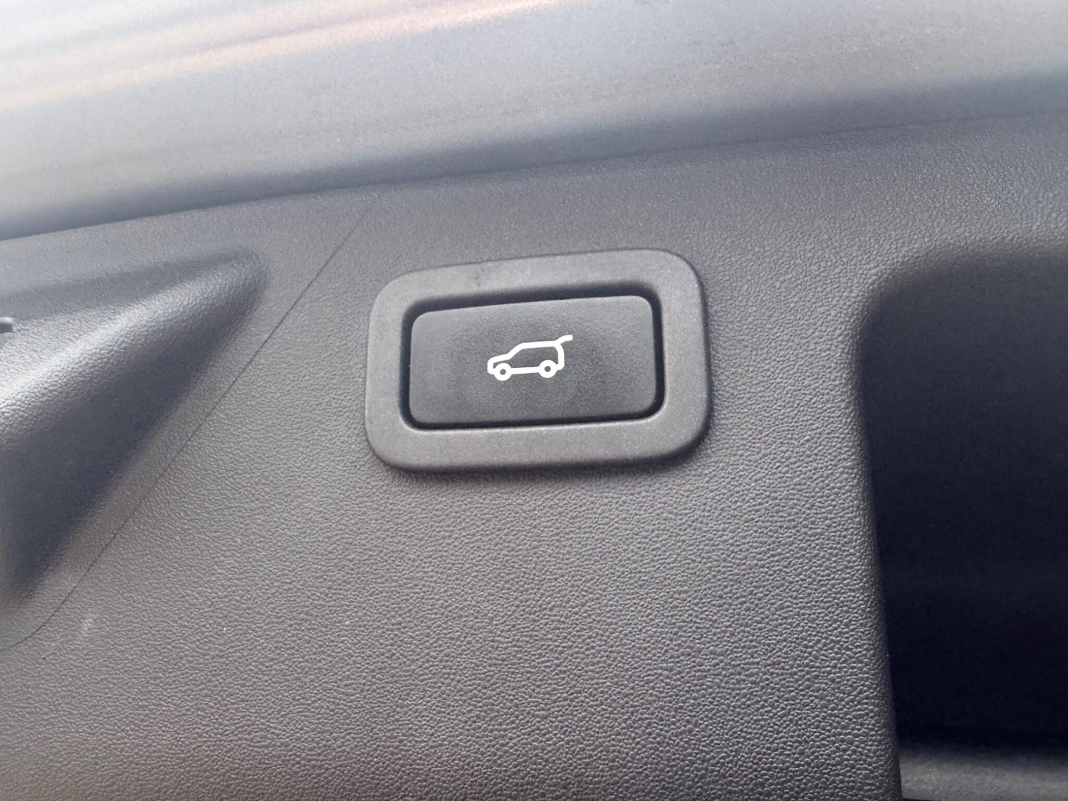 Used Land Rover Discovery Sport 2018 for sale - 76772063: Photo 28