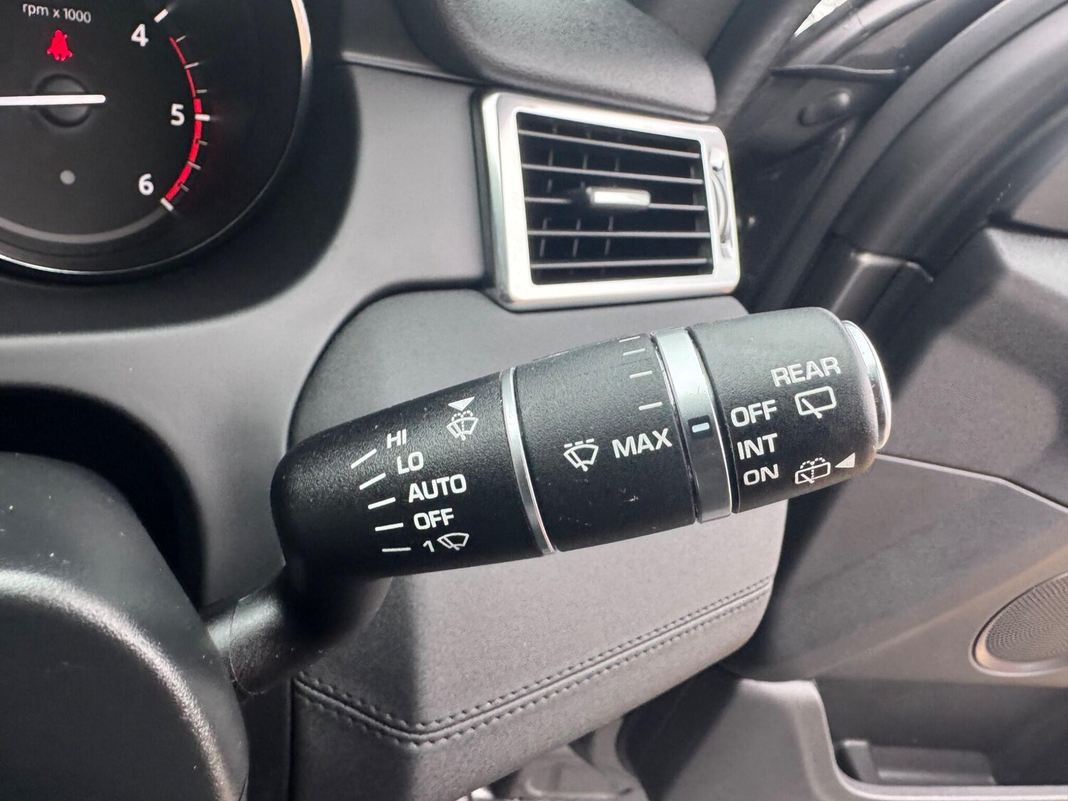 Used Land Rover Discovery Sport 2018 for sale - 76772063: Photo 32