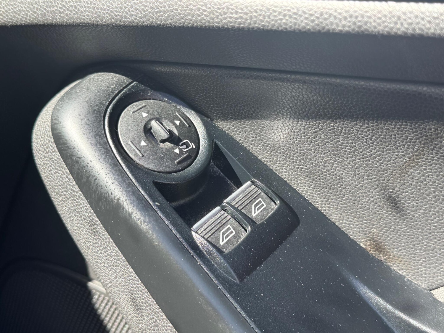 Used Ford Fiesta 2017 for sale - 75978019: Photo 34