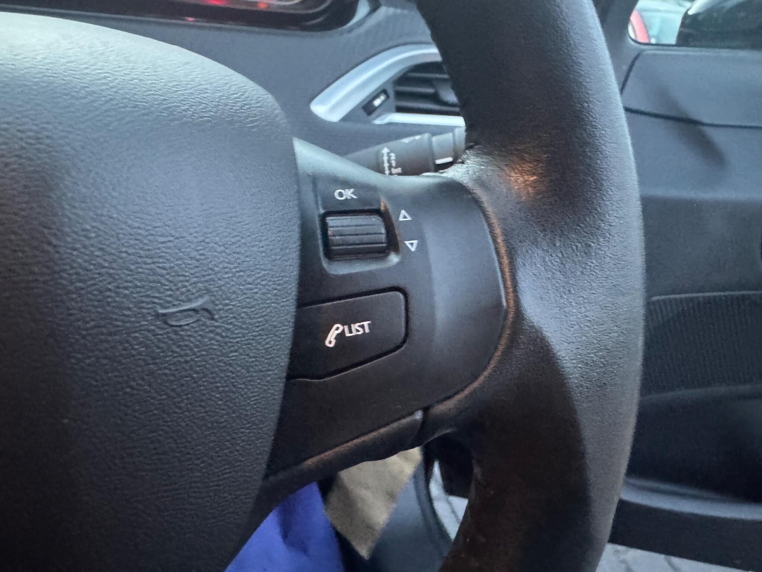 Used Peugeot 208 2016 for sale - 76431938: Photo 24