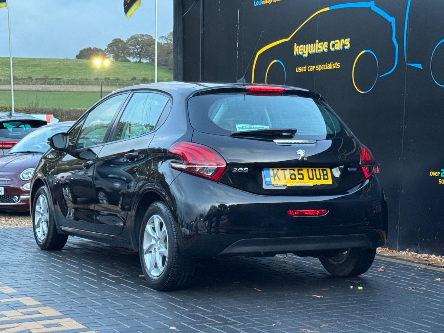 Used Peugeot 208 2016 for sale - 76431938: Photo 3