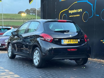 Used Peugeot 208 2016 for sale - 76431938: Photo