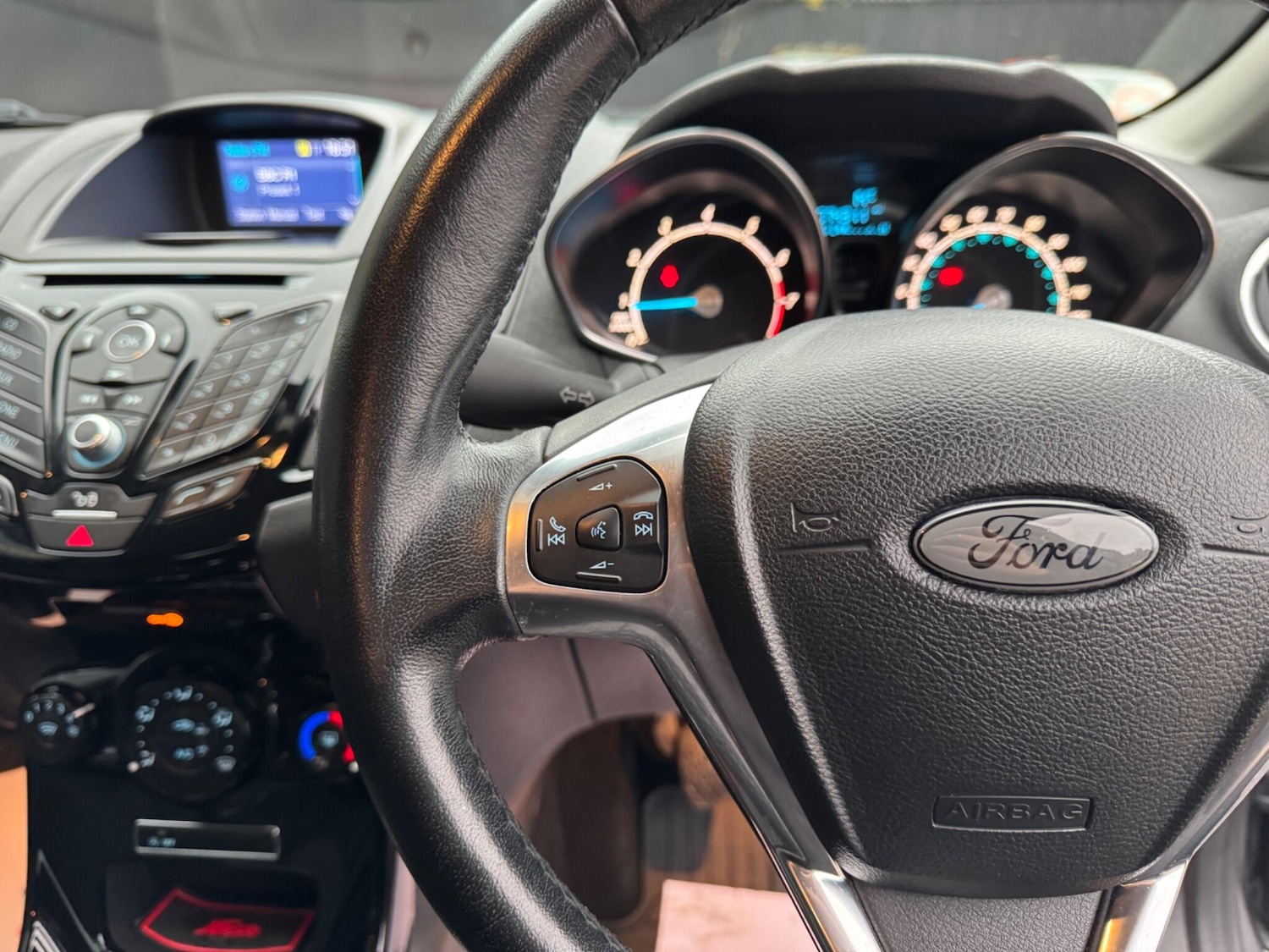 Used Ford Fiesta 2016 for sale - 76597098: Photo 24