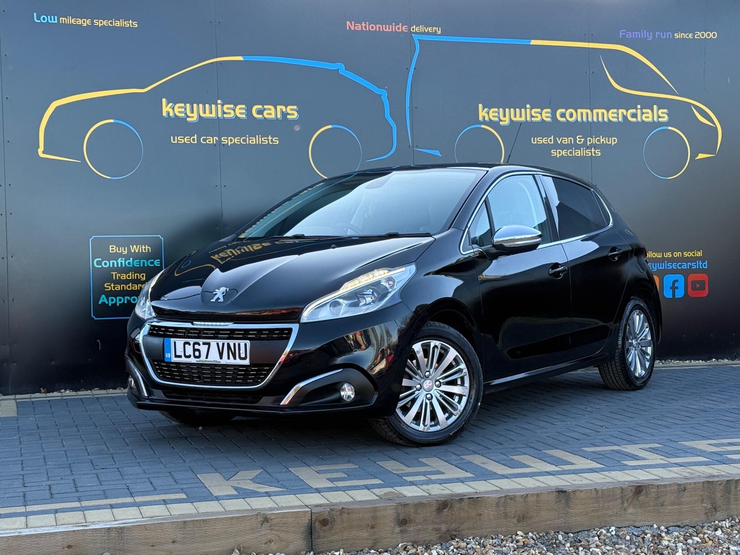 Used Peugeot 208 2017 for sale - 76646263: Photo 1