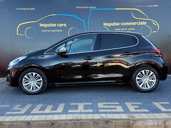 Used Peugeot 208 2017 for sale - 76646263: Photo