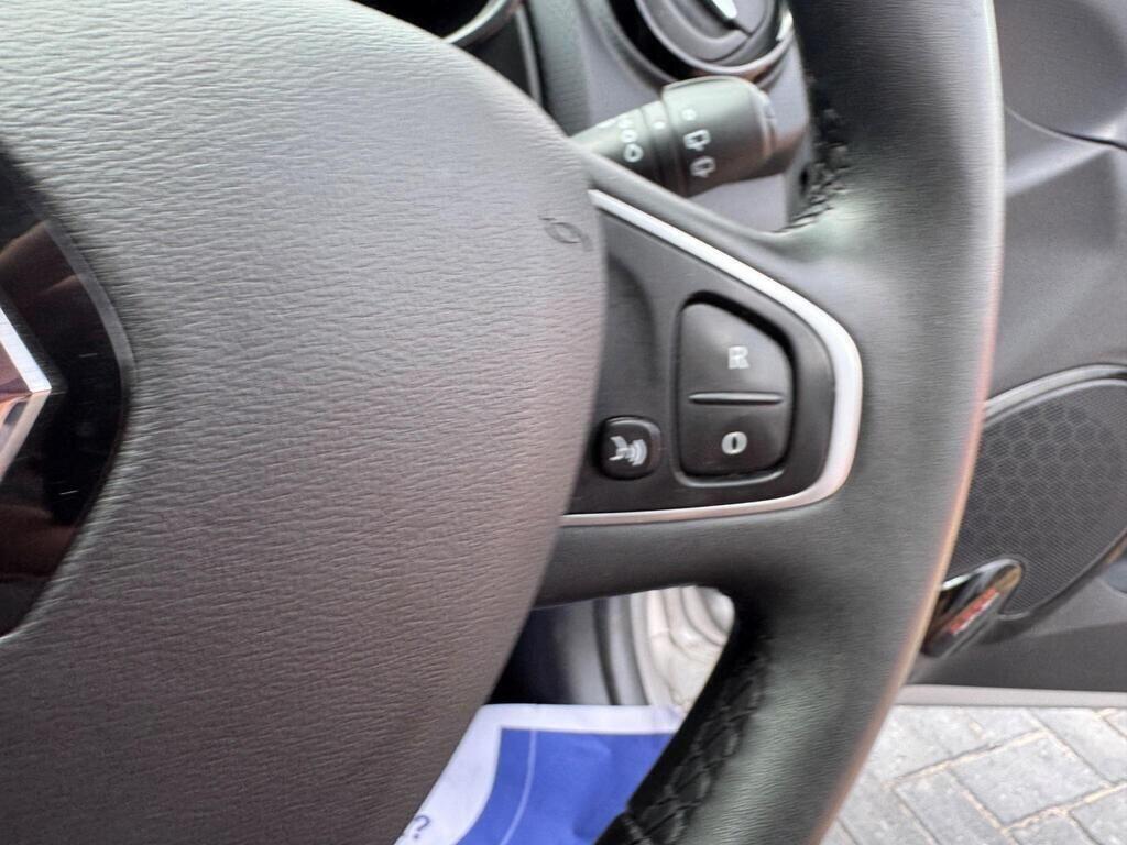 Used Renault Clio for sale - 77753020: Photo 23