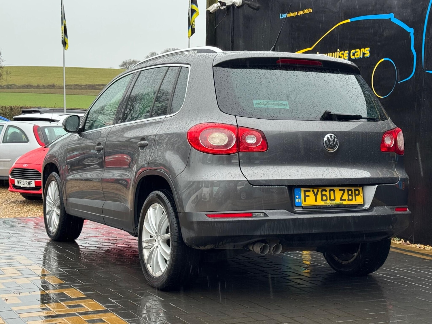 Used Volkswagen Tiguan 2010 for sale - 77215706: Photo 3