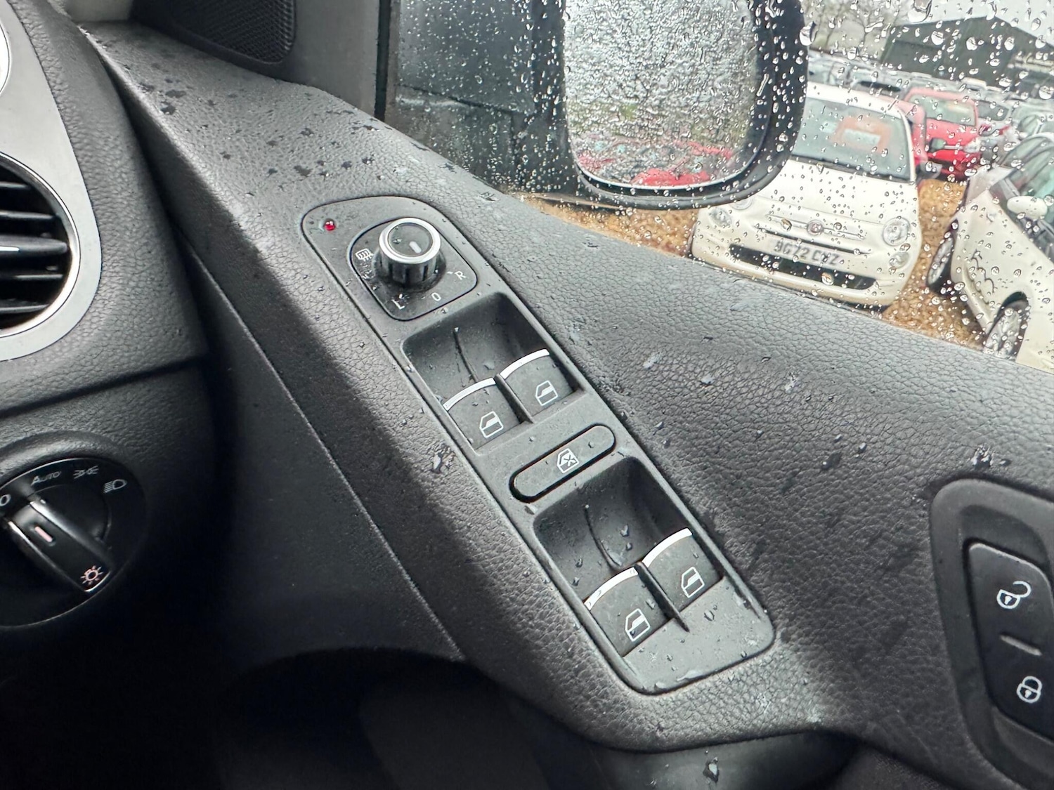 Used Volkswagen Tiguan 2010 for sale - 77215706: Photo 32