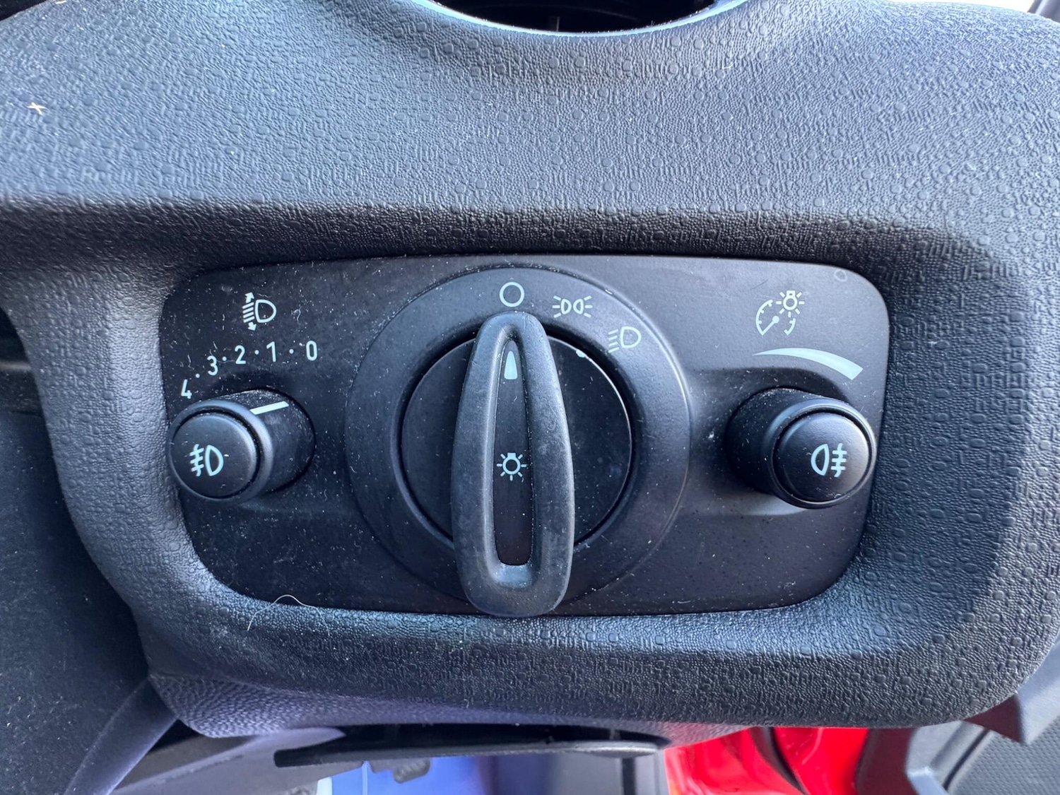 Used Ford Fiesta 2014 for sale - 77155251: Photo 32