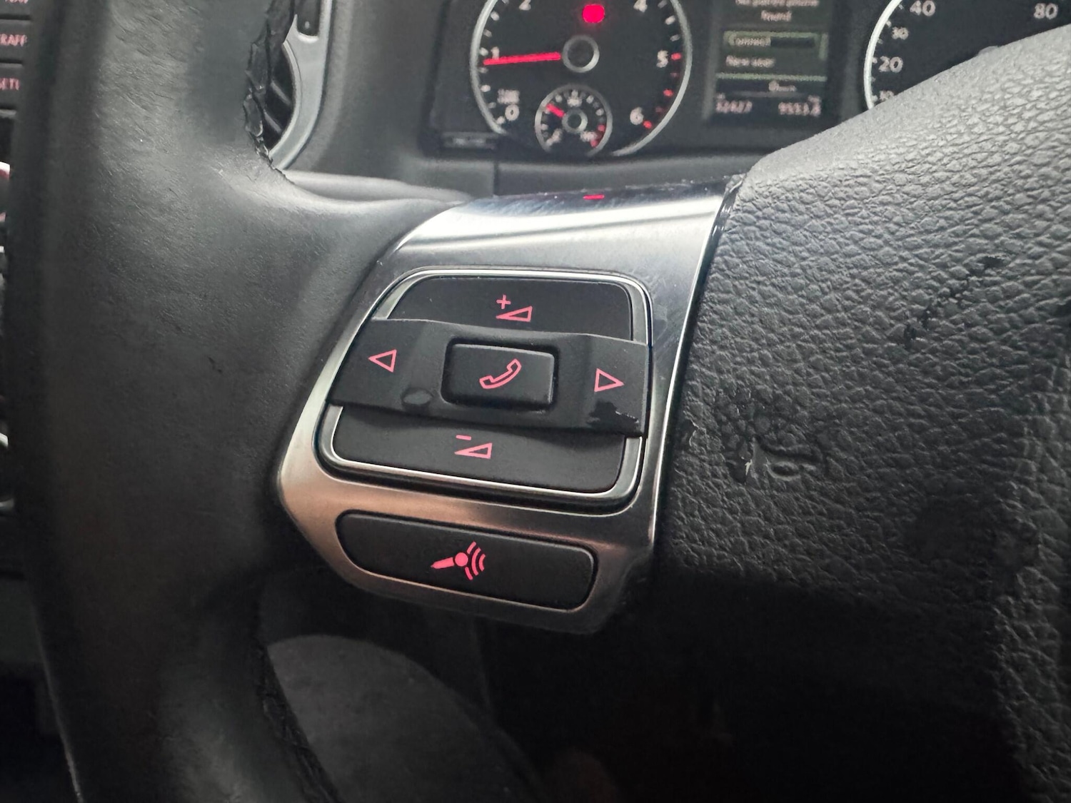 Used Volkswagen Tiguan 2013 for sale - 76993459: Photo 28