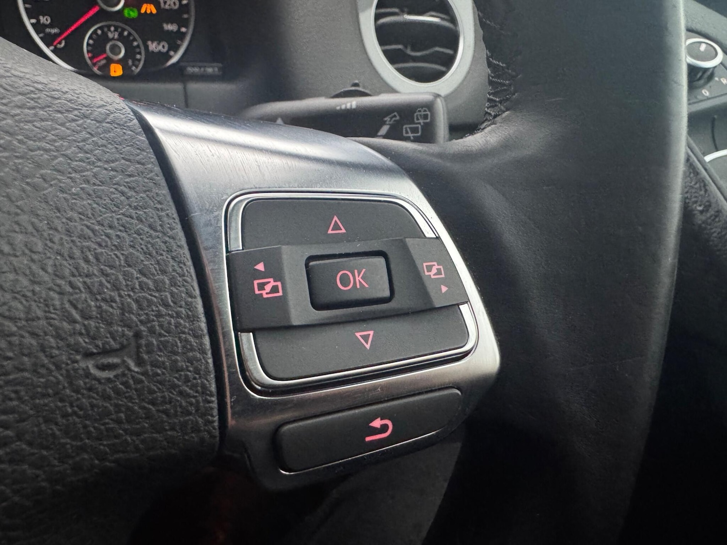 Used Volkswagen Tiguan 2013 for sale - 76993459: Photo 29