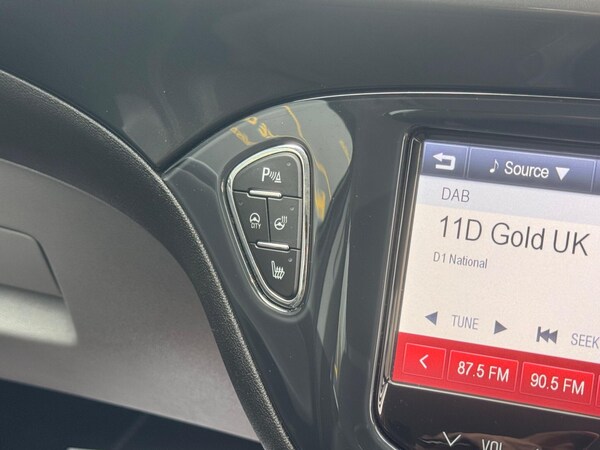 Used Vauxhall Corsa 2015 for sale - 76269996: Photo 31