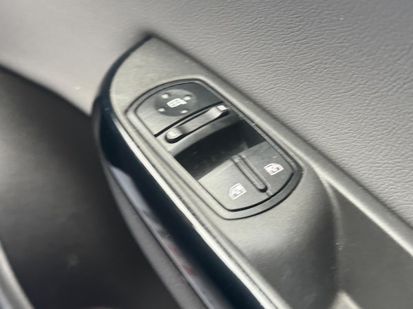 Used Vauxhall Corsa 2015 for sale - 76269996: Photo 35