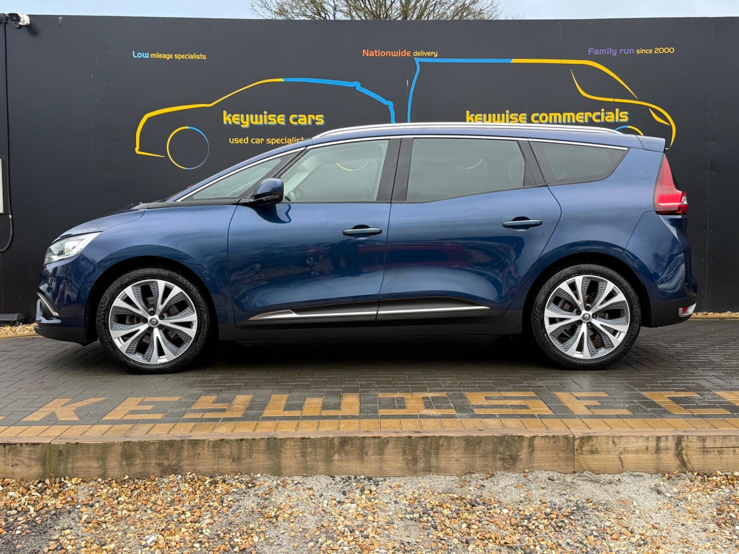 Used Renault Grand Scenic 2018 for sale - 77909832: Photo 2