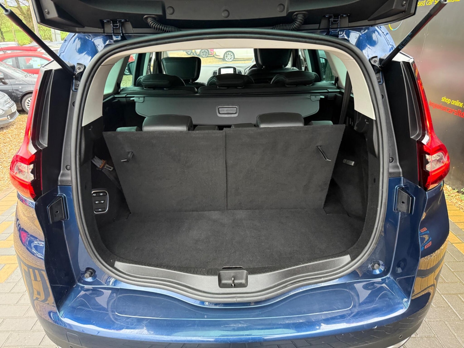 Used Renault Grand Scenic 2018 for sale - 77909832: Photo 21