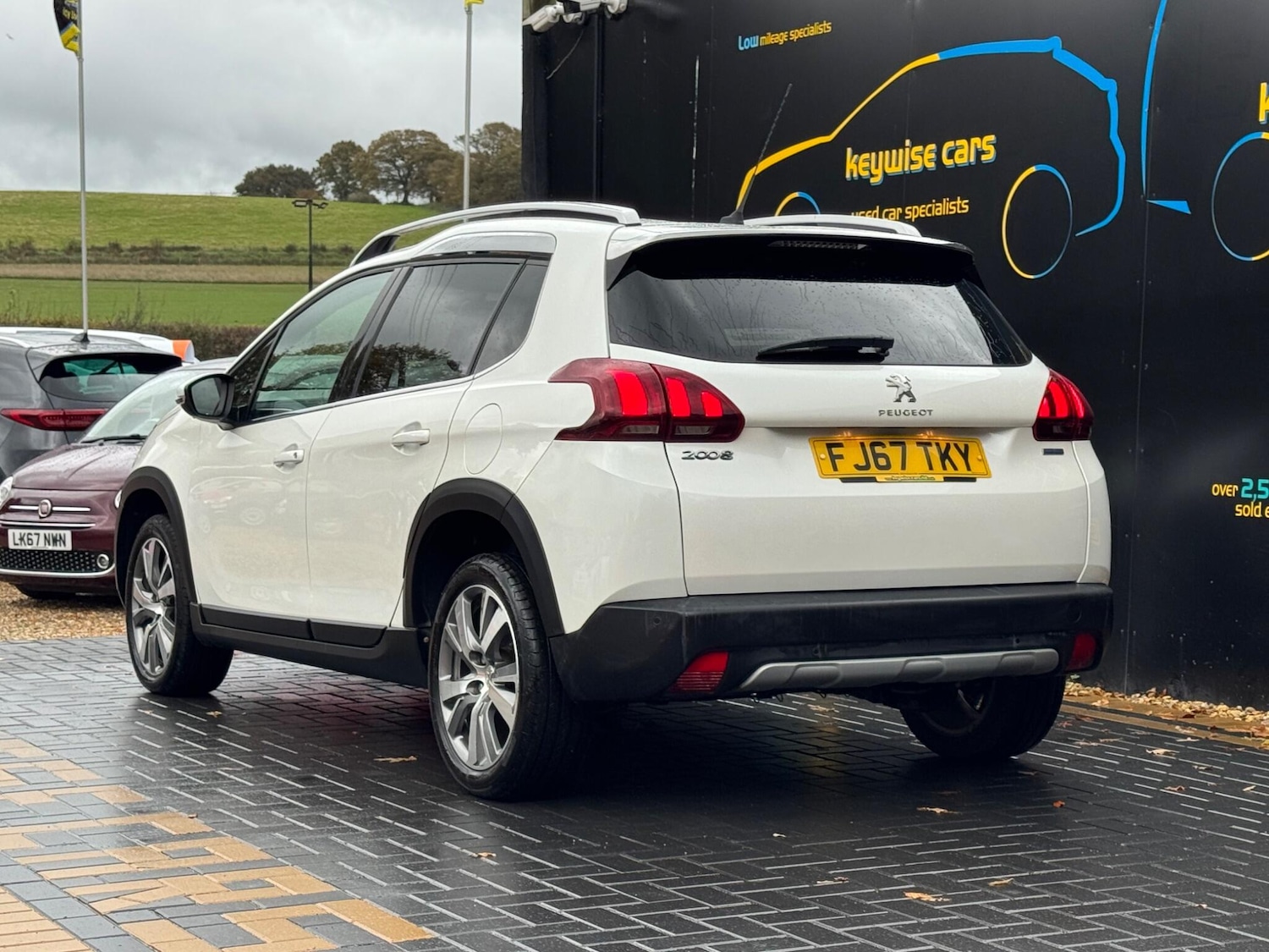 Used Peugeot 2008 2017 for sale - 76433388: Photo 3