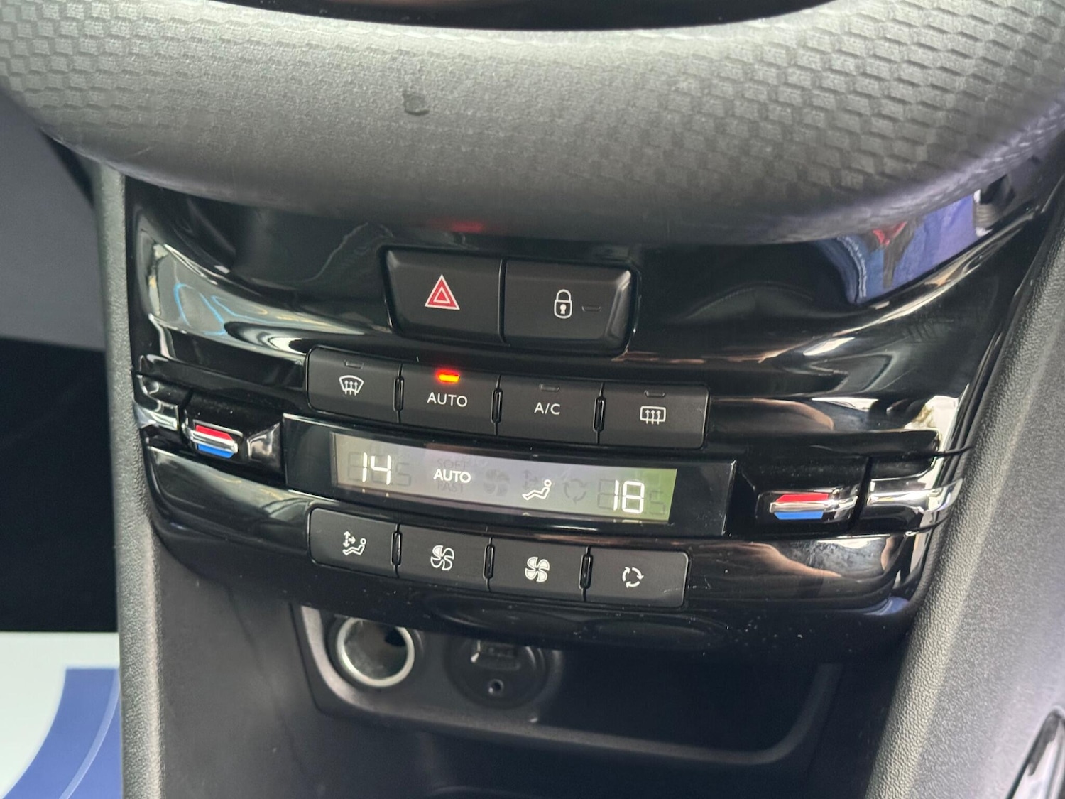 Used Peugeot 2008 2017 for sale - 76433388: Photo 36