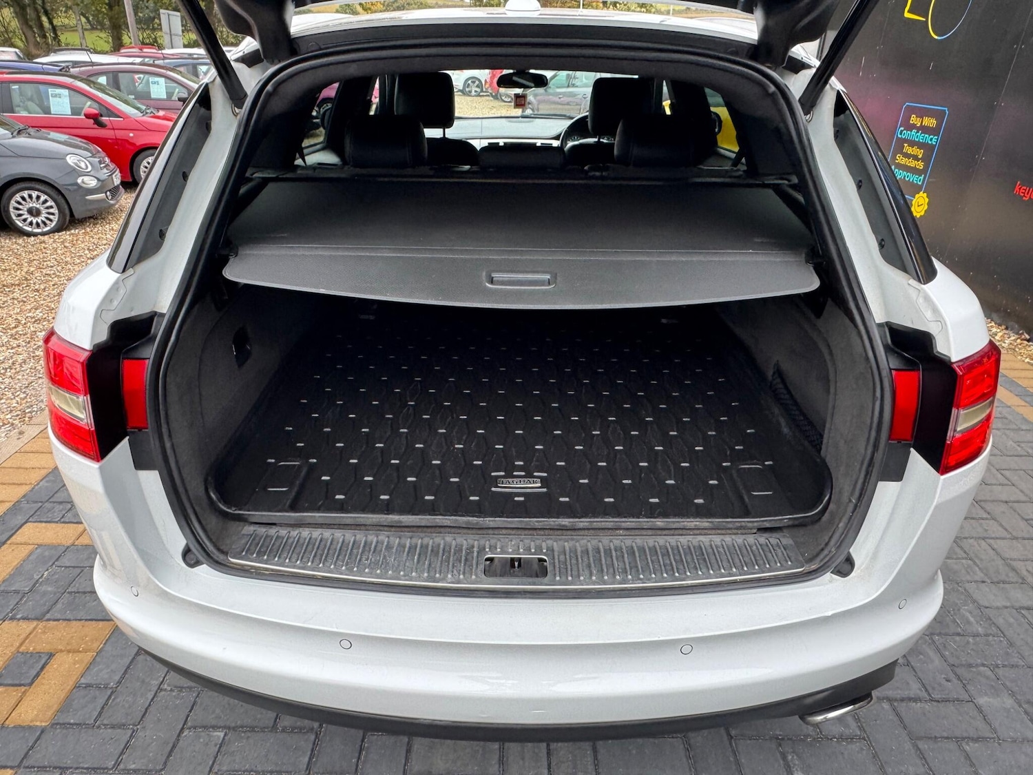 Used Jaguar XF 2015 for sale - 76689114: Photo 13