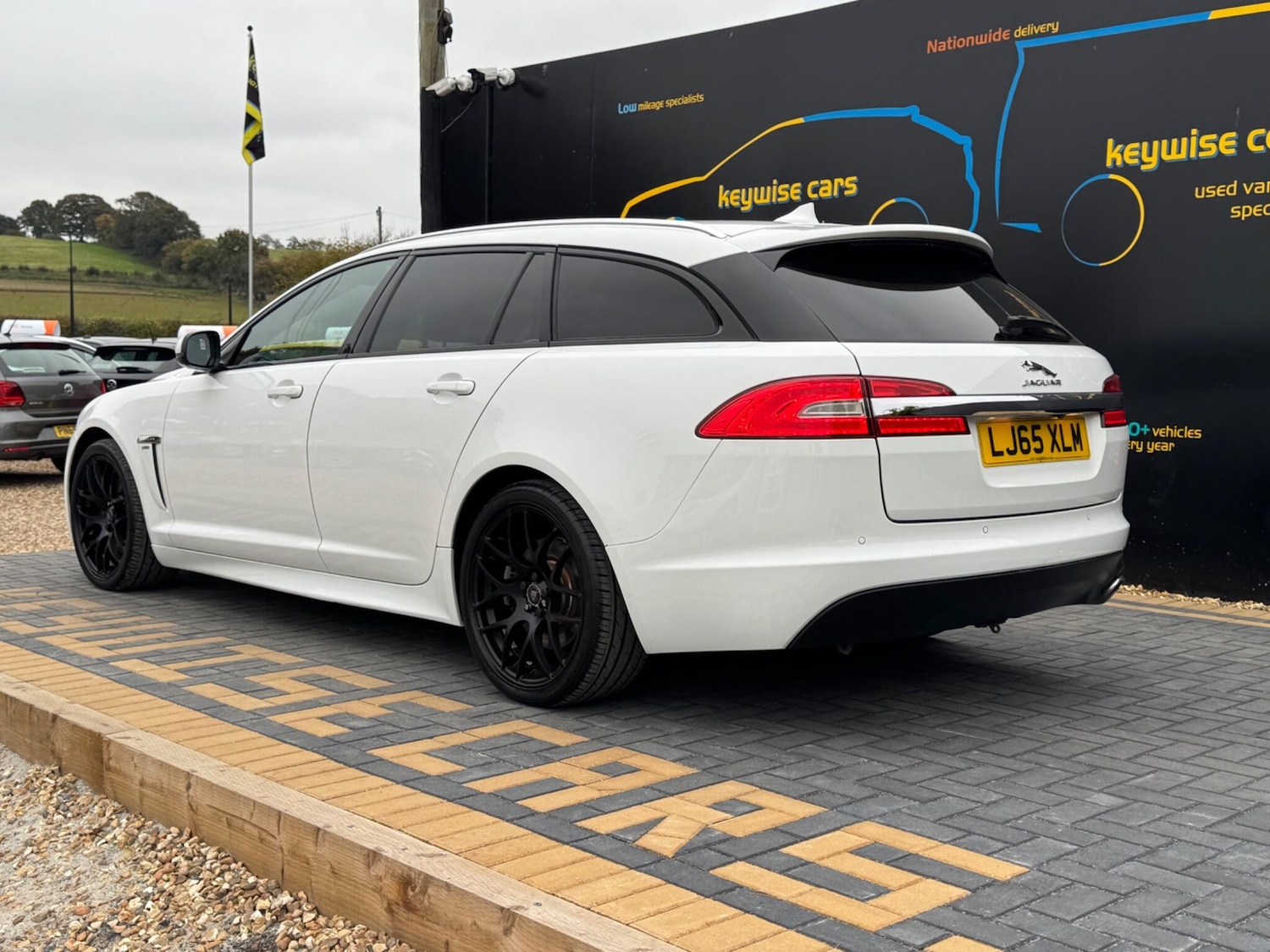 Used Jaguar XF 2015 for sale - 76689114: Photo 3