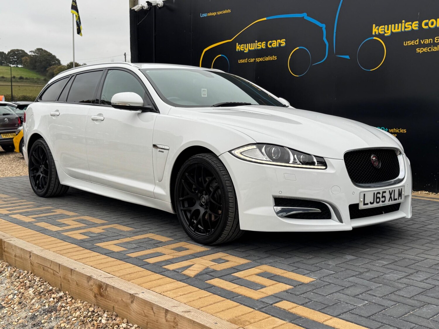 Used Jaguar XF 2015 for sale - 76689114: Photo 9