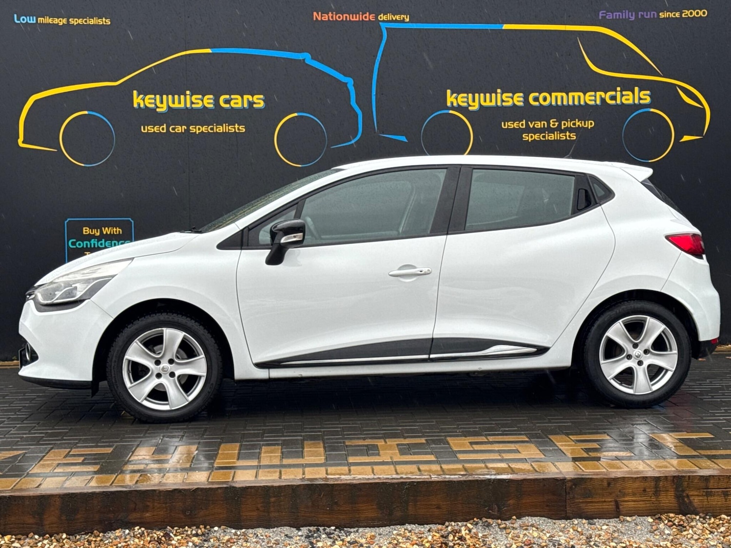 Used Renault Clio 2015 for sale - 77598733: Photo 2