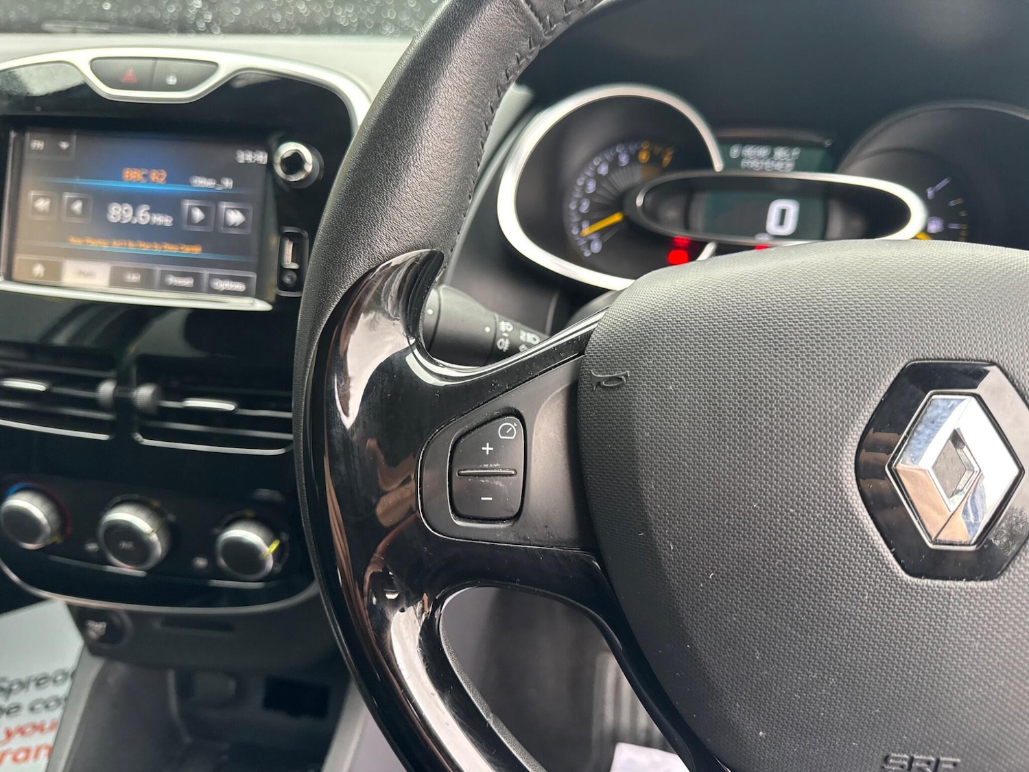 Used Renault Clio 2015 for sale - 77598733: Photo 23