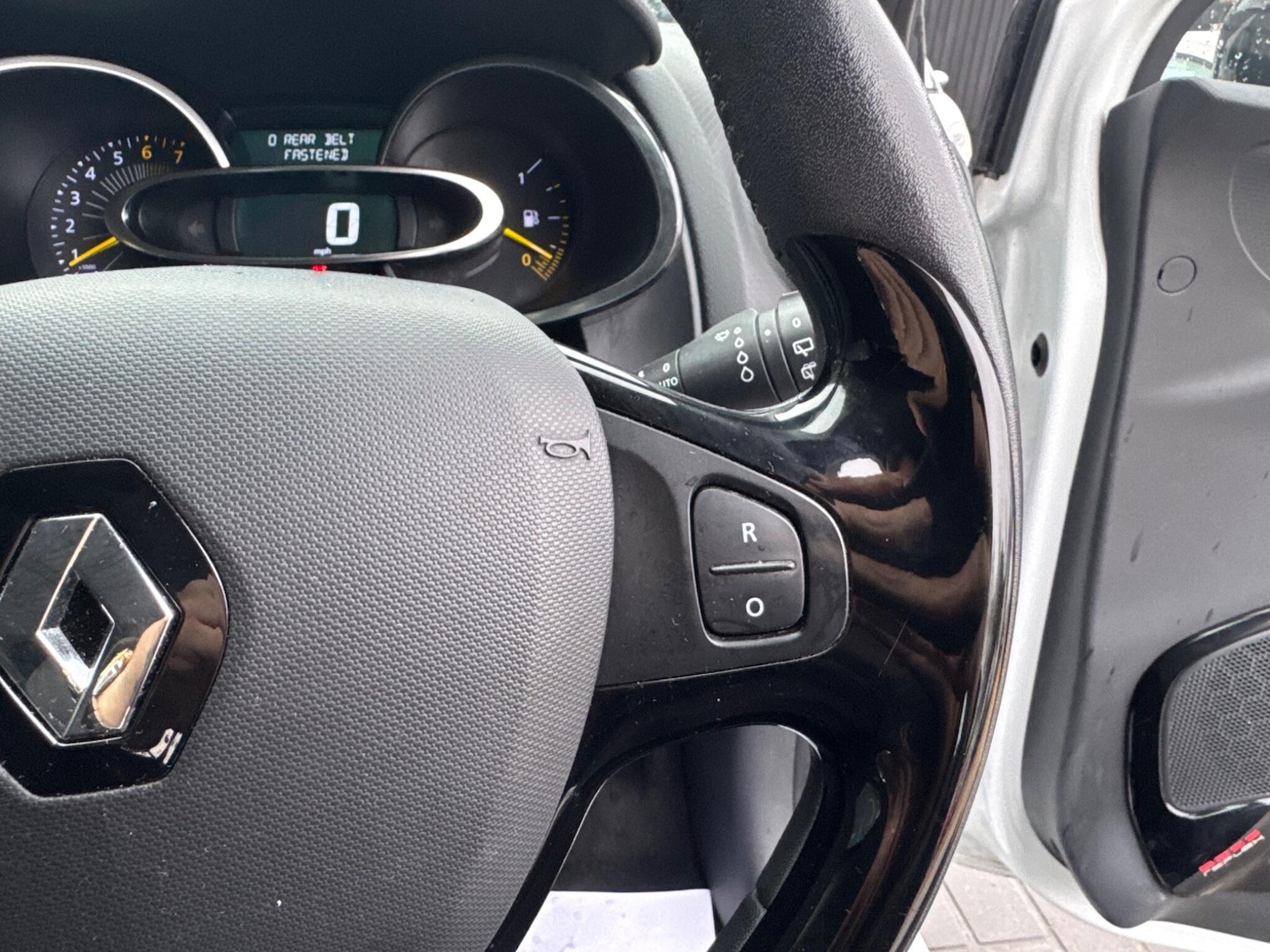 Used Renault Clio 2015 for sale - 77598733: Photo 24