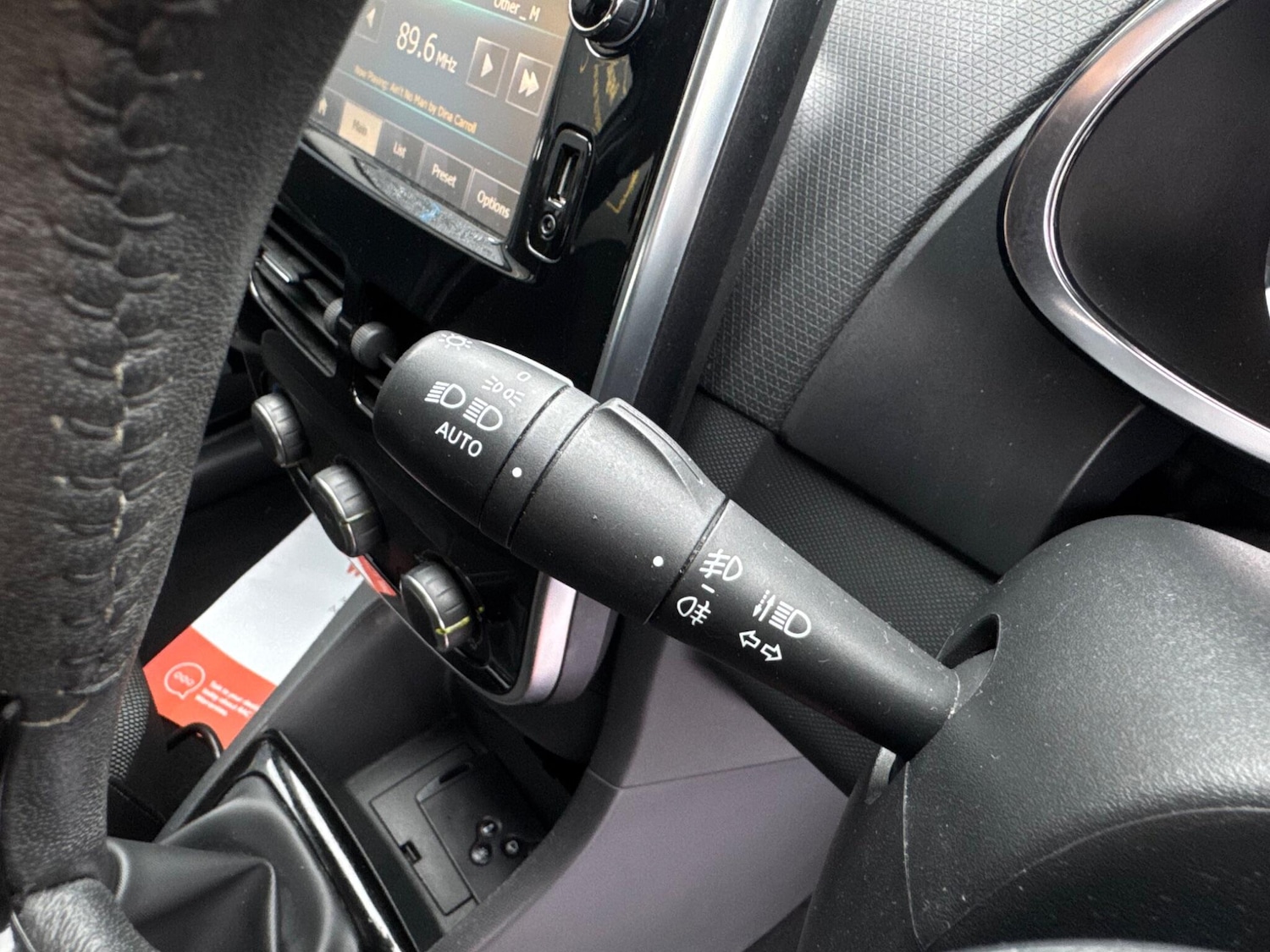 Used Renault Clio 2015 for sale - 77598733: Photo 25