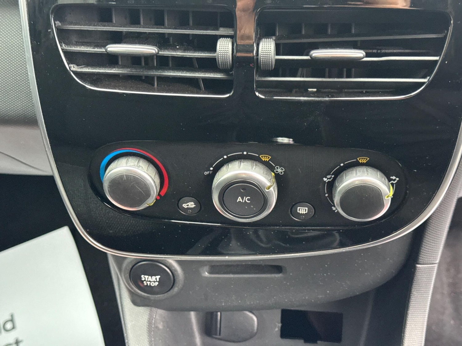 Used Renault Clio 2015 for sale - 77598733: Photo 27