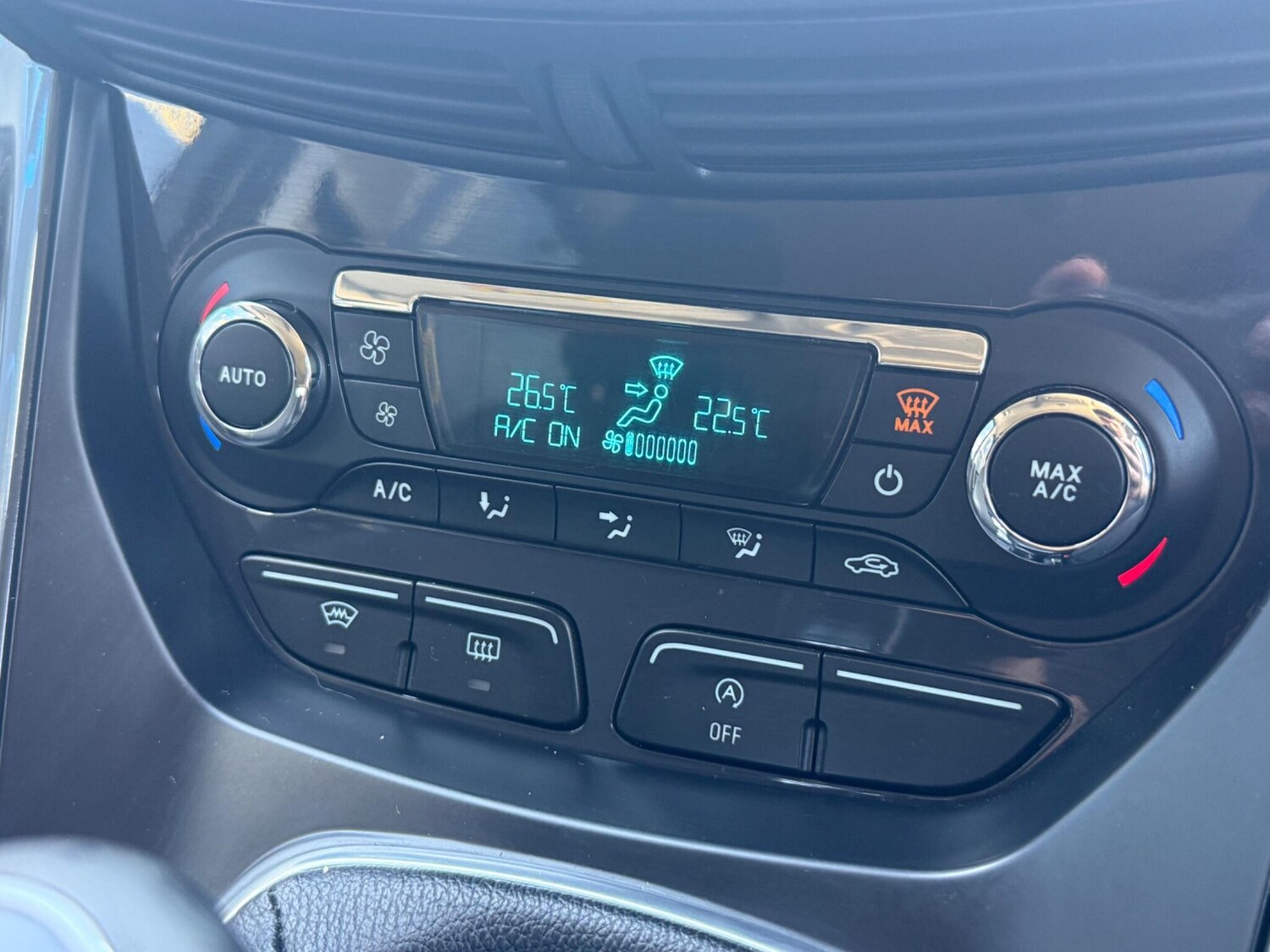 Used Ford Kuga 2015 for sale - 78156769: Photo 32