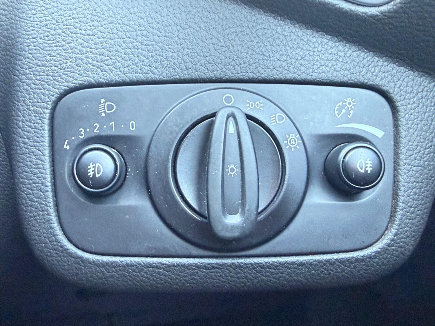 Used Ford Kuga 2015 for sale - 78156769: Photo 35