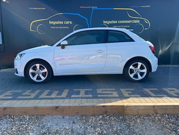 Used Audi A1 2015 for sale - 76227823: Photo 2