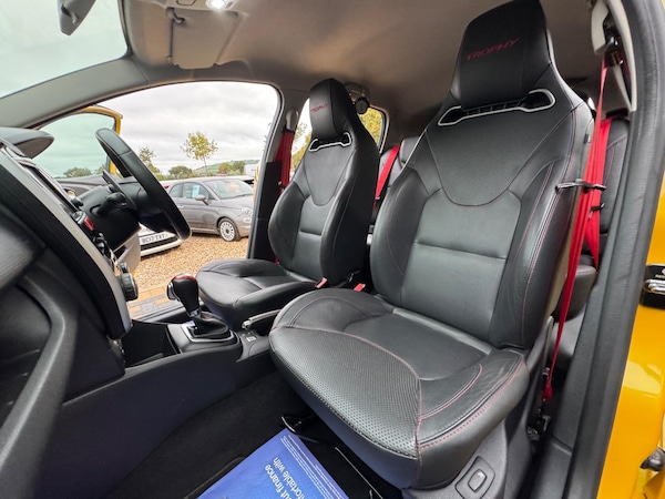 Used Renault Clio 2016 for sale - 76260538: Photo 14