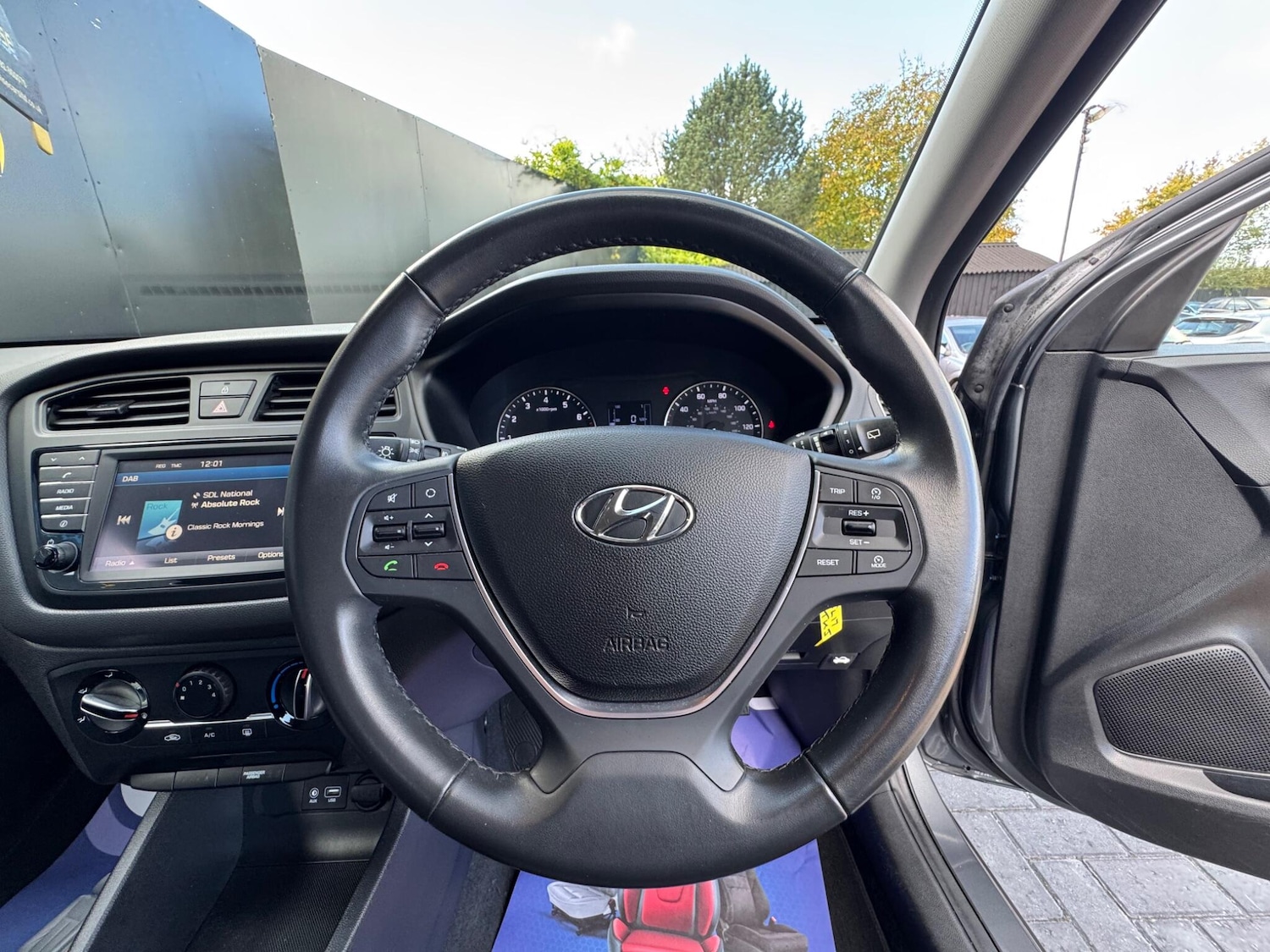 Used Hyundai i20 2017 for sale - 76388862: Photo 27