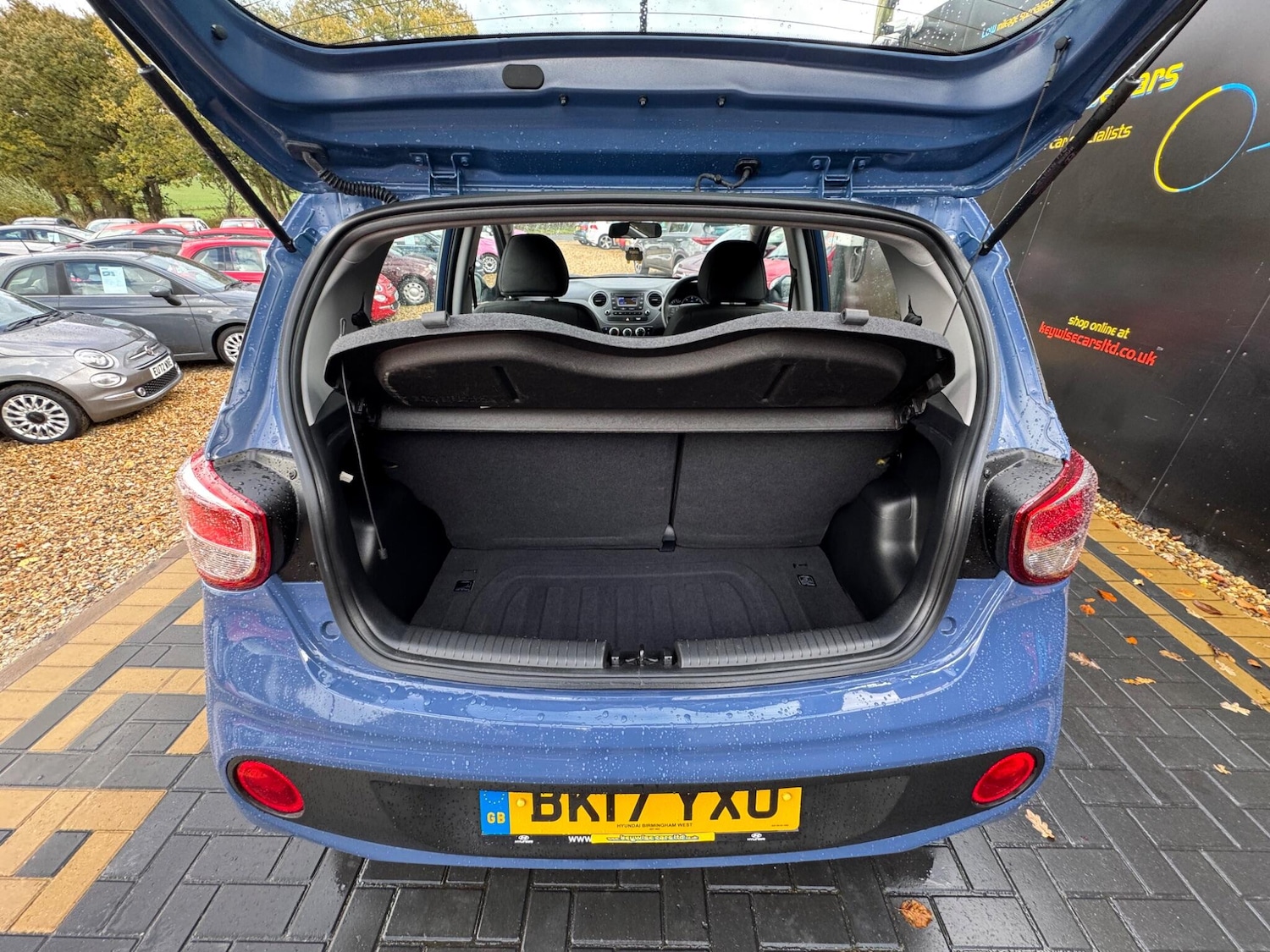 Used Hyundai i10 2017 for sale - 76432941: Photo 17