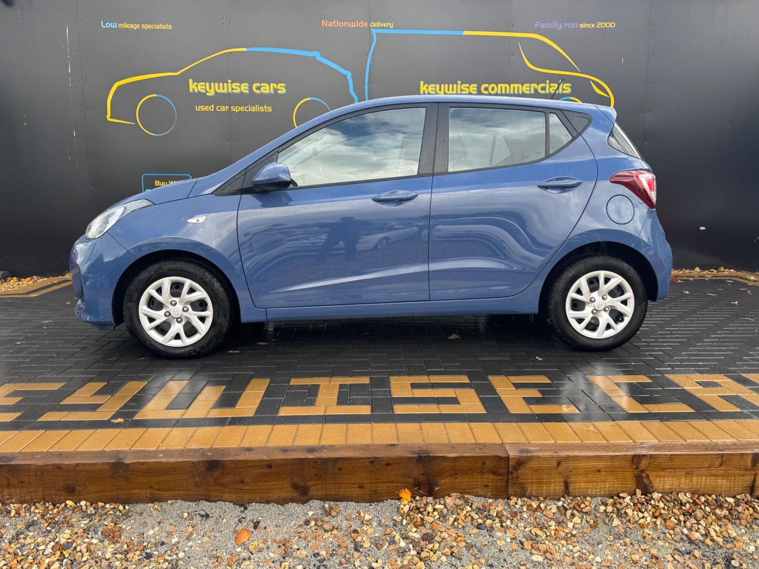 Used Hyundai i10 2017 for sale - 76432941: Photo 2