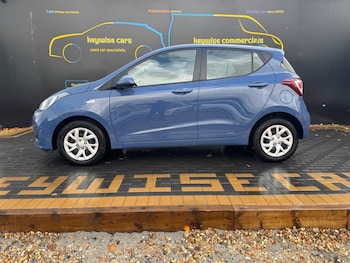 Used Hyundai i10 2017 for sale - 76432941: Photo