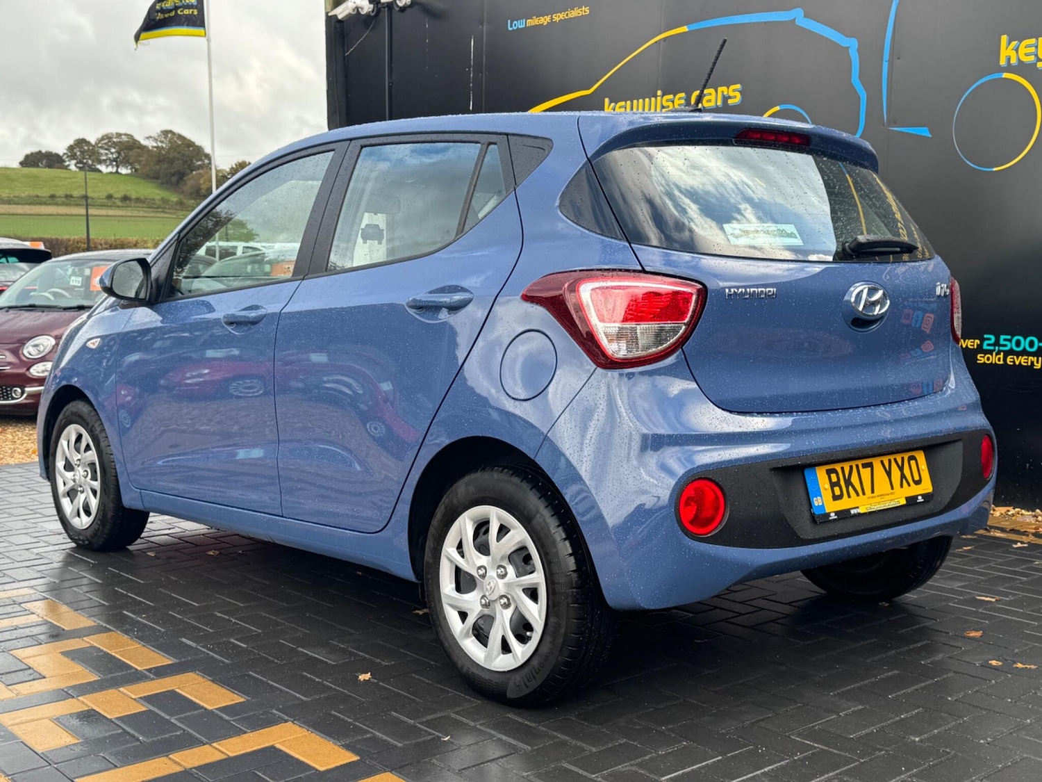 Used Hyundai i10 2017 for sale - 76432941: Photo 3