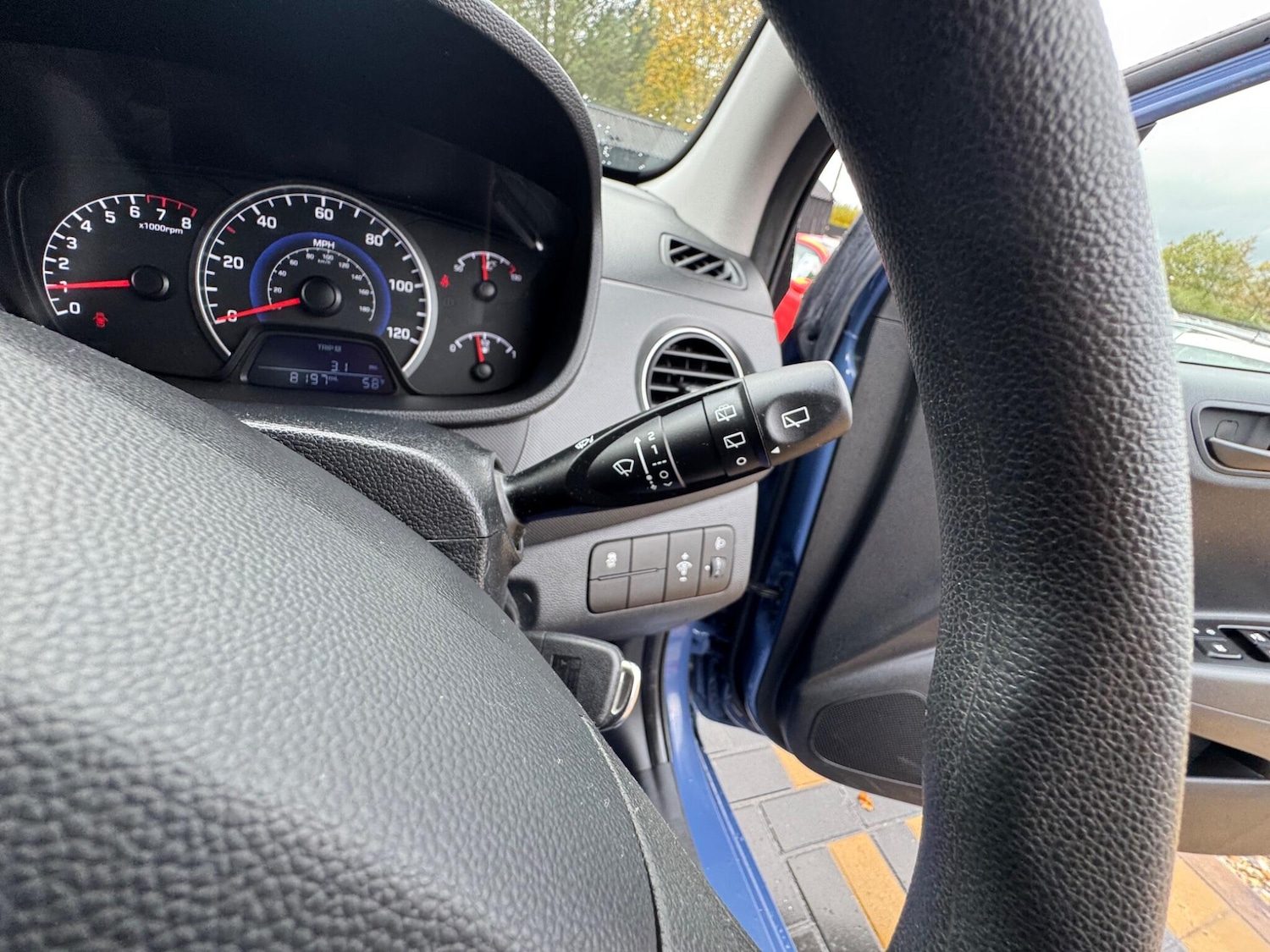 Used Hyundai i10 2017 for sale - 76432941: Photo 31