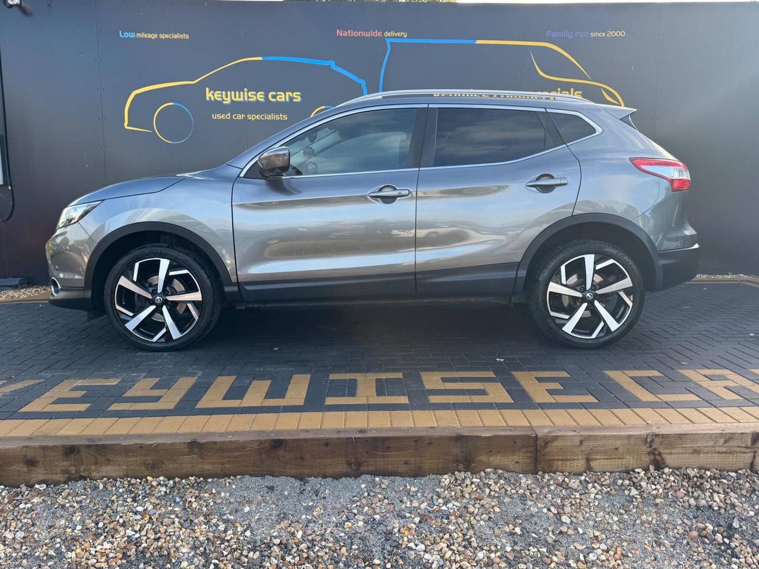 Used Nissan Qashqai 2017 for sale - 76765925: Photo 2