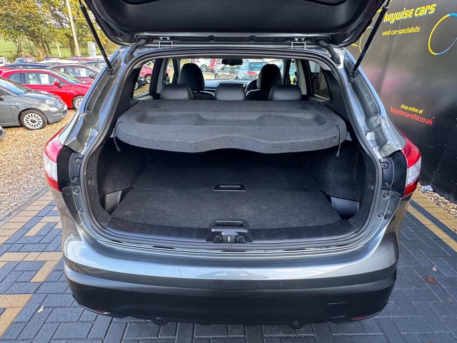 Used Nissan Qashqai 2017 for sale - 76765925: Photo 26