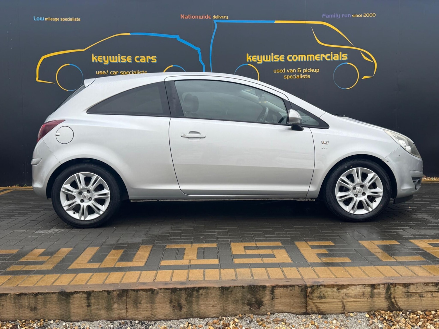 Used Vauxhall Corsa 2010 for sale - 77625053: Photo 6